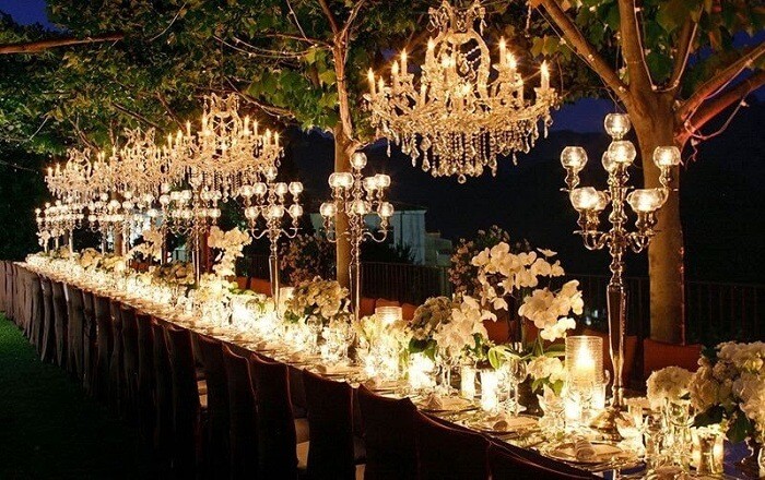6 cách trang trí ánh sáng cực ấn tượng cho tiệc cưới ngoài trời 1