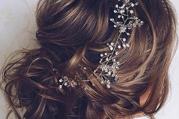Phụ kiện tóc giúp cô dâu thêm nổi bật trong ngày cưới