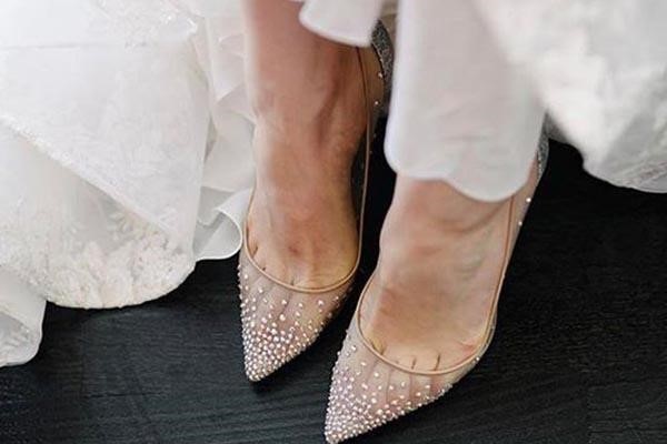 Chọn giày cưới phù hợp với địa điểm tổ chức tiệc cưới