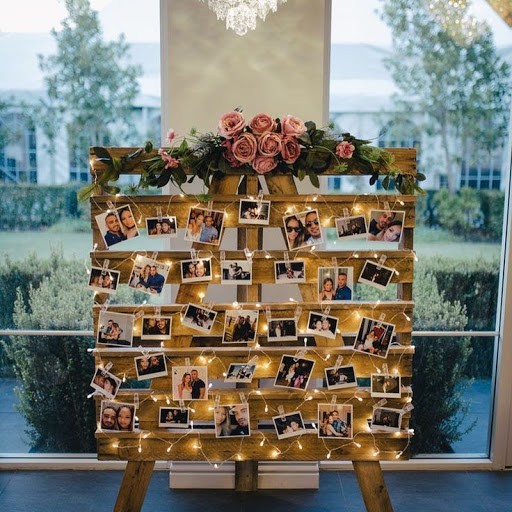 Lưu giữ những hình ảnh tuyệt vời của cặp đôi tại khu backdrop tại nhà hàng tiệc cưới hcm